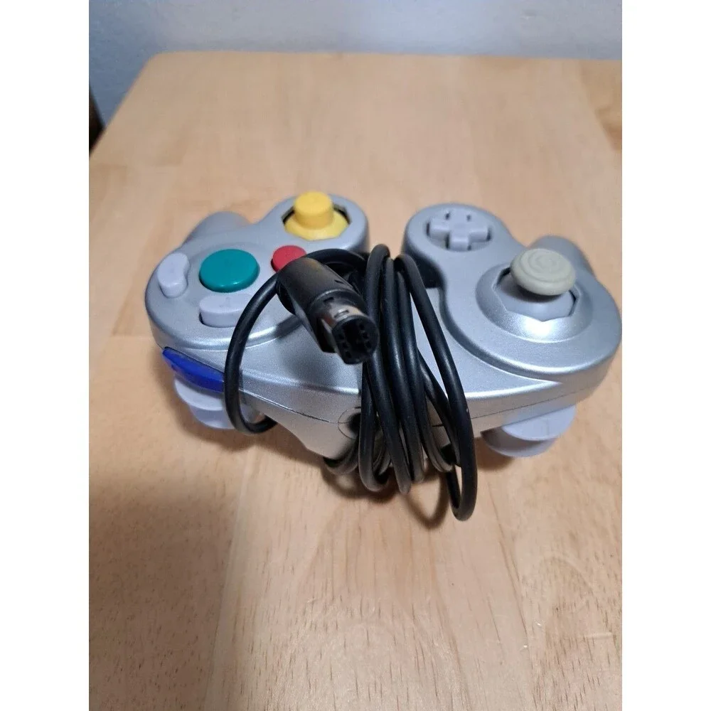 Unbranded Nintendo GameCube Controller Silver